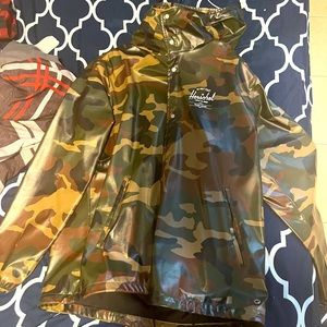 Herschel rain coat mint condition size XL